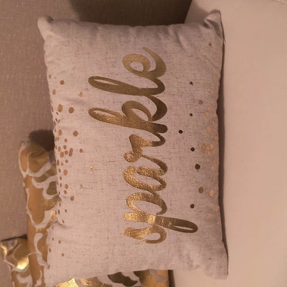 Modern Abstract Pattern Throw Accent Pillows Gold/Cream - Picture 4 of 11